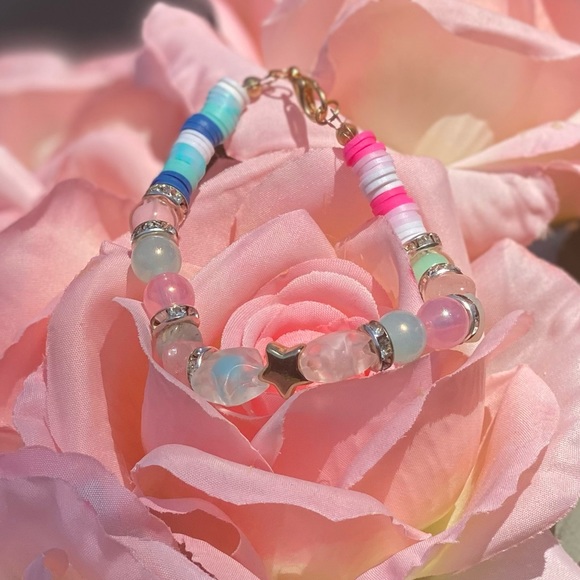 Cotton candy clay bead bracelet - Picture 2 of 2